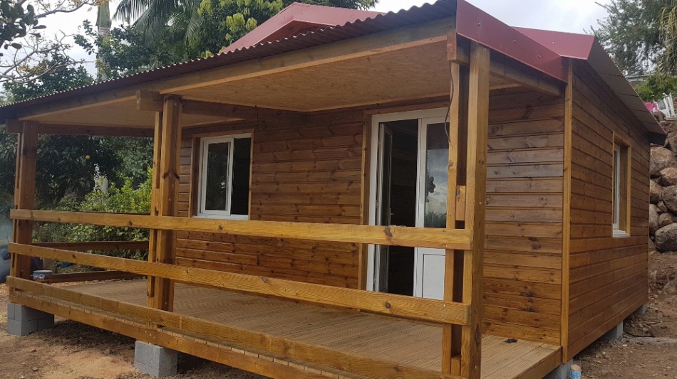 Chalet bois 36m² avec terrasse couverte de 12m²