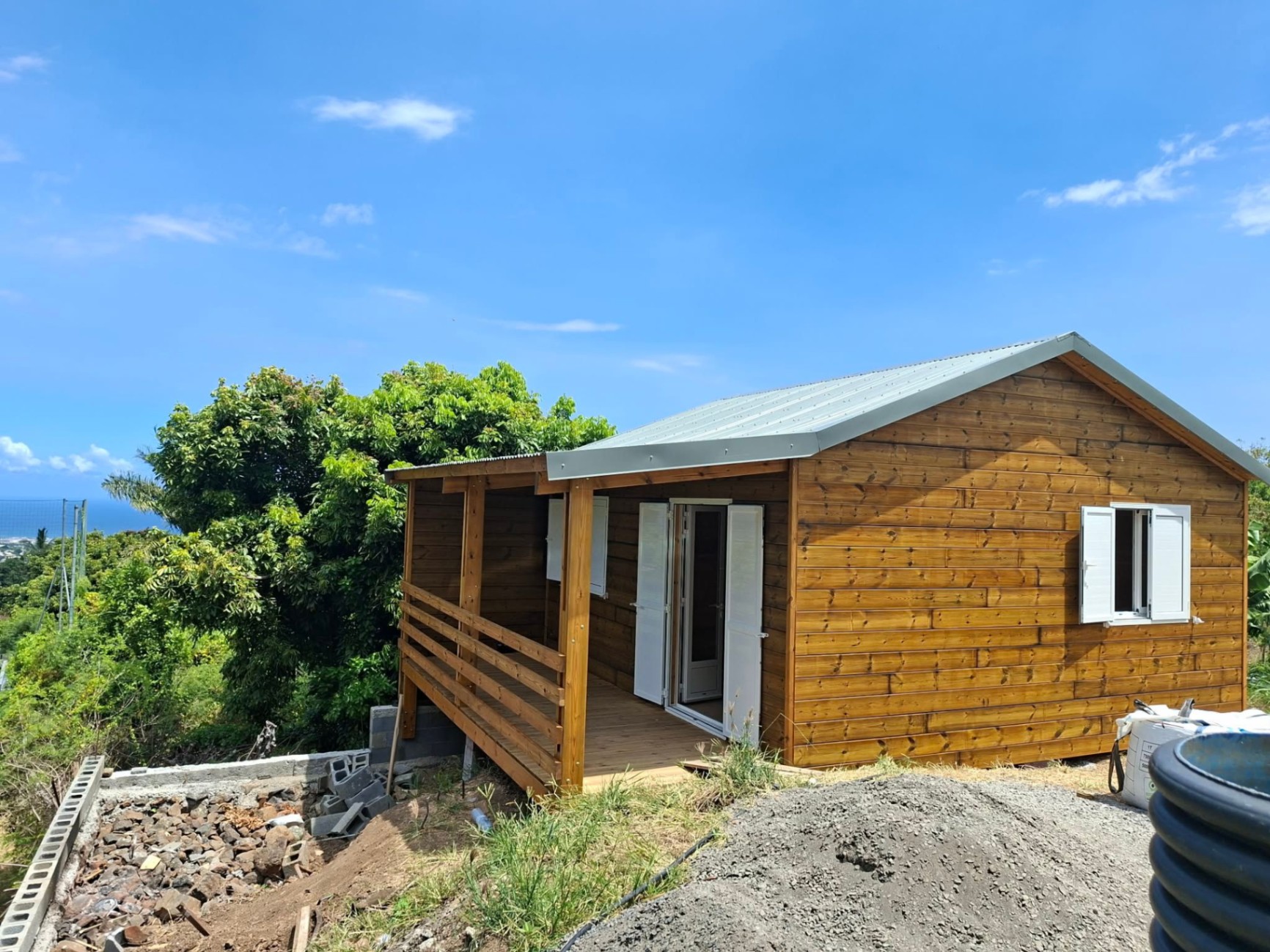 Un chalet bois de 36 m² de plain-pied à L’Entre-Deux