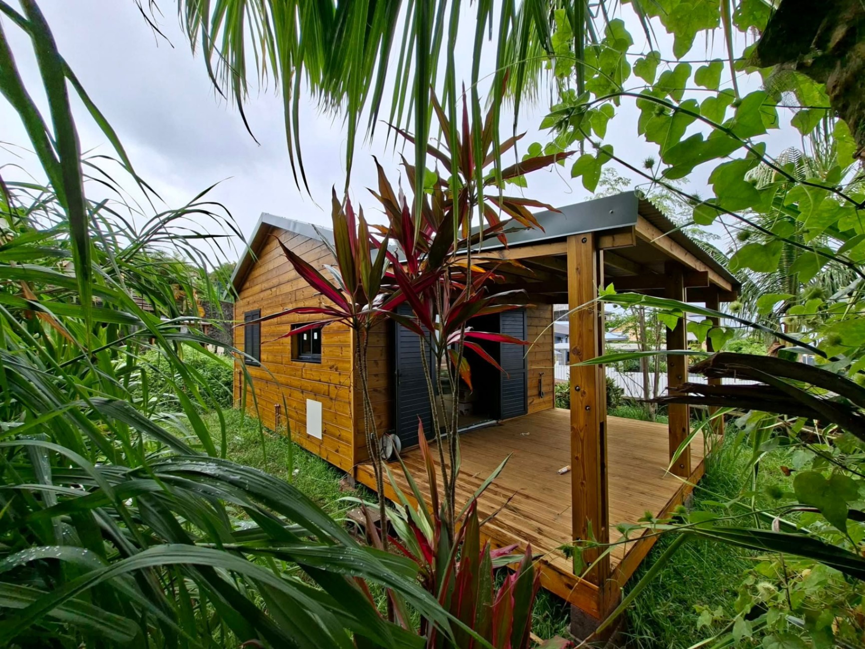 Chalet bois 30 m² à Saint-Benoît